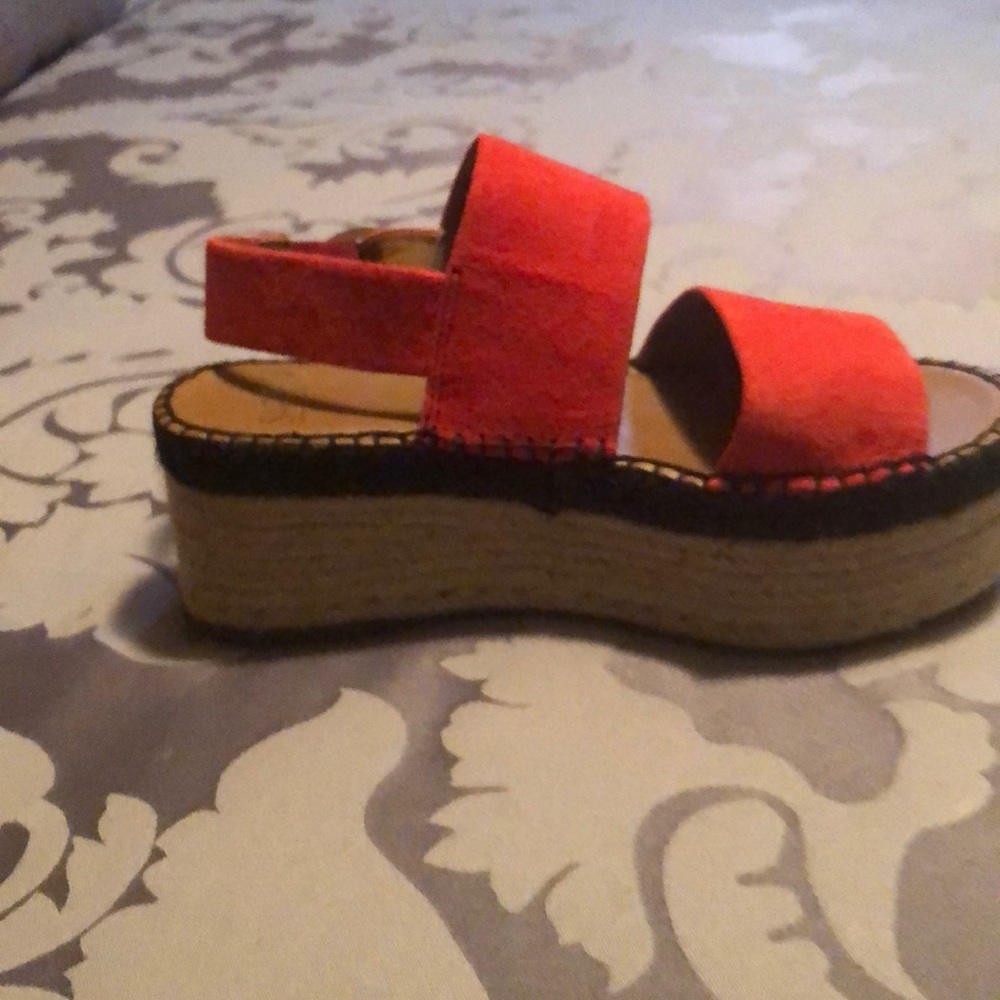 Shoes/Sandals - Picture 2 of 3
